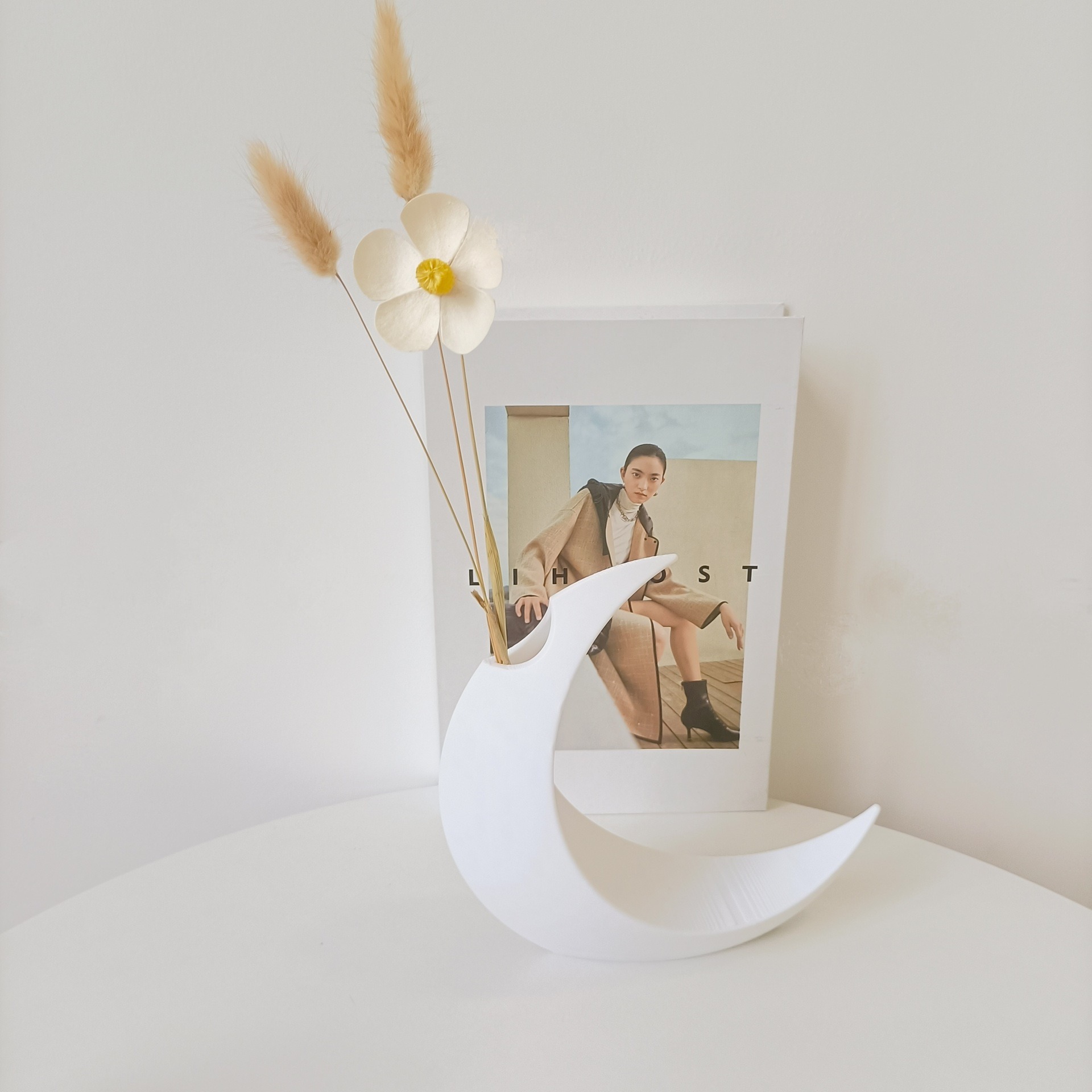 Two fashionable moon-style vas - Home Office With Two Desks avaliação e preço